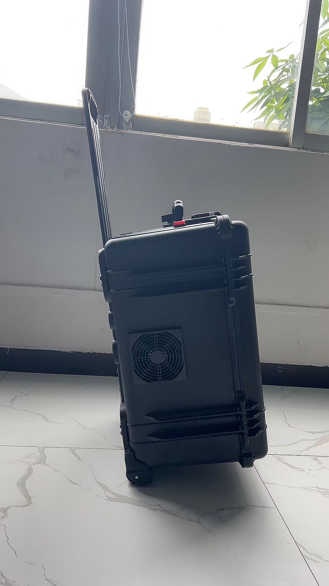 通海手拉箱型移动通信干扰器